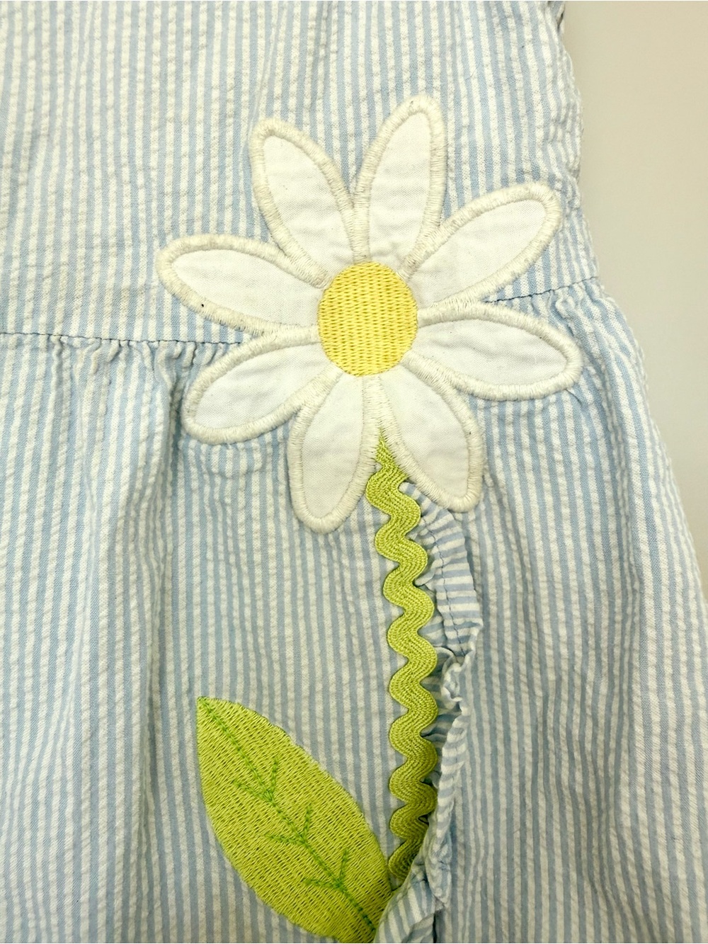 Gymboree Light Blue Seersucker Ruffle Dress with Daisy Appliqué - Picture 5 of 8